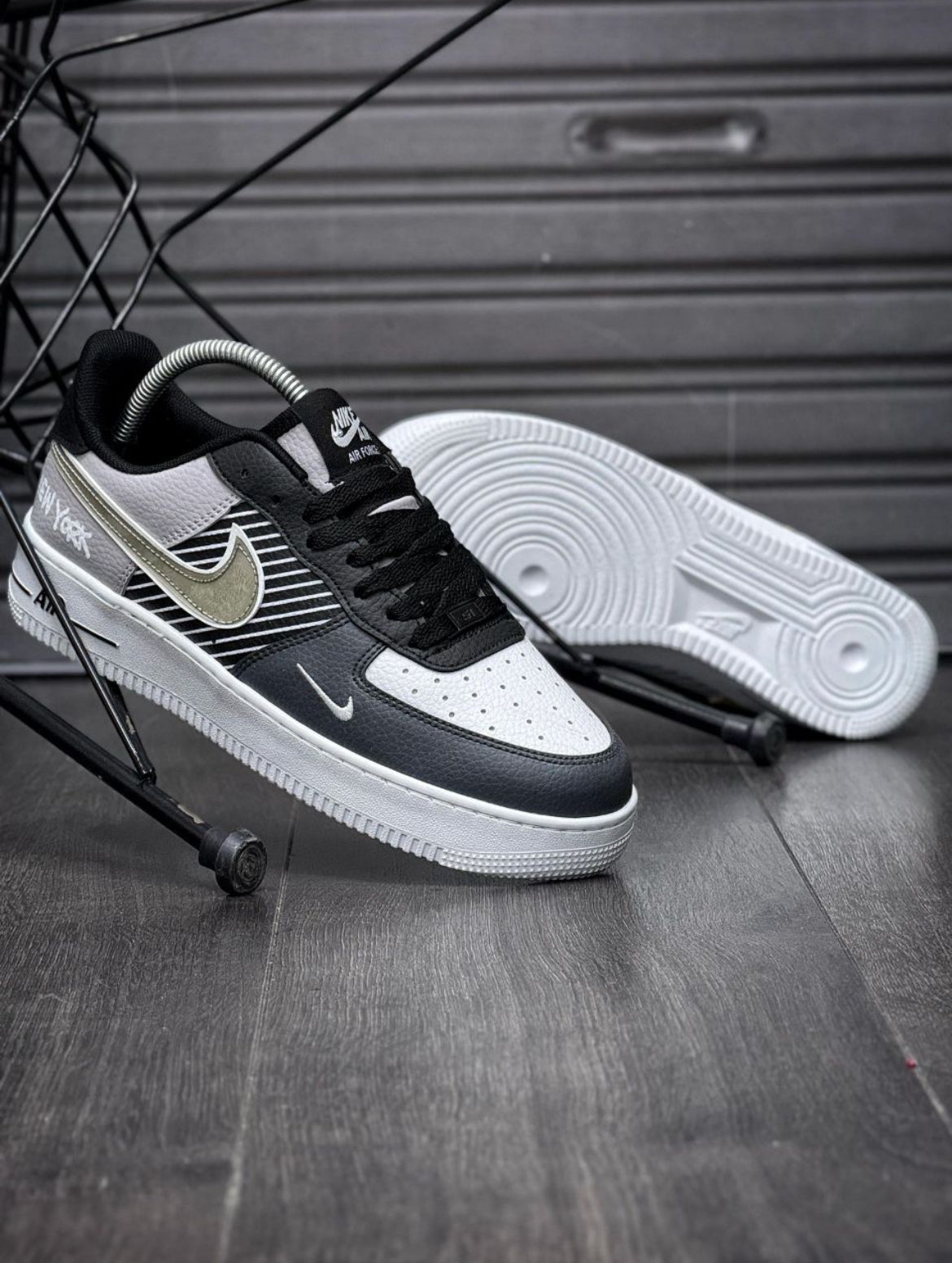 Shoes Nike Air Force 1 React Sail Barely Volt