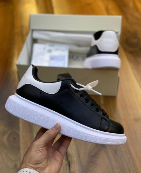 Alexander McQueen black white leather lace up shoes