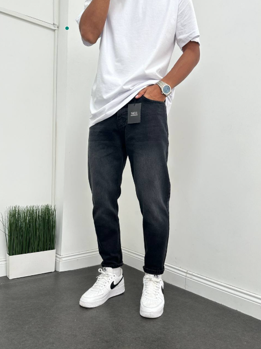 Black Jeans Slim Tapered with slight white