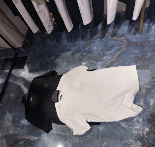 T-Shirt Cream Varsity Style Athletic Stripe