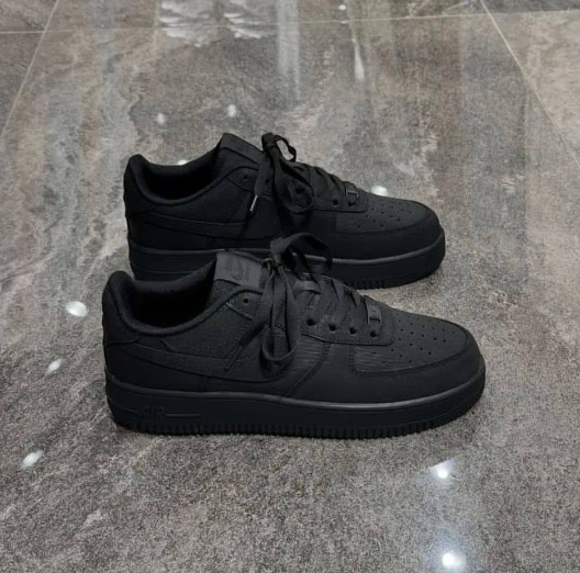 Off-White x Nike Air Force 1 Black